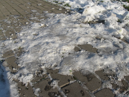 odśnieżanie kostki brukowej 